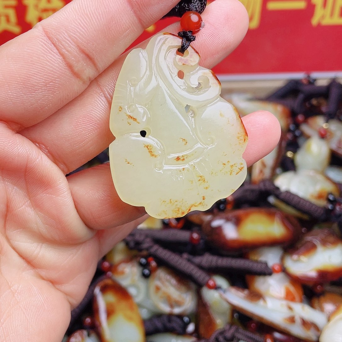 和田玉颈饰未镶嵌