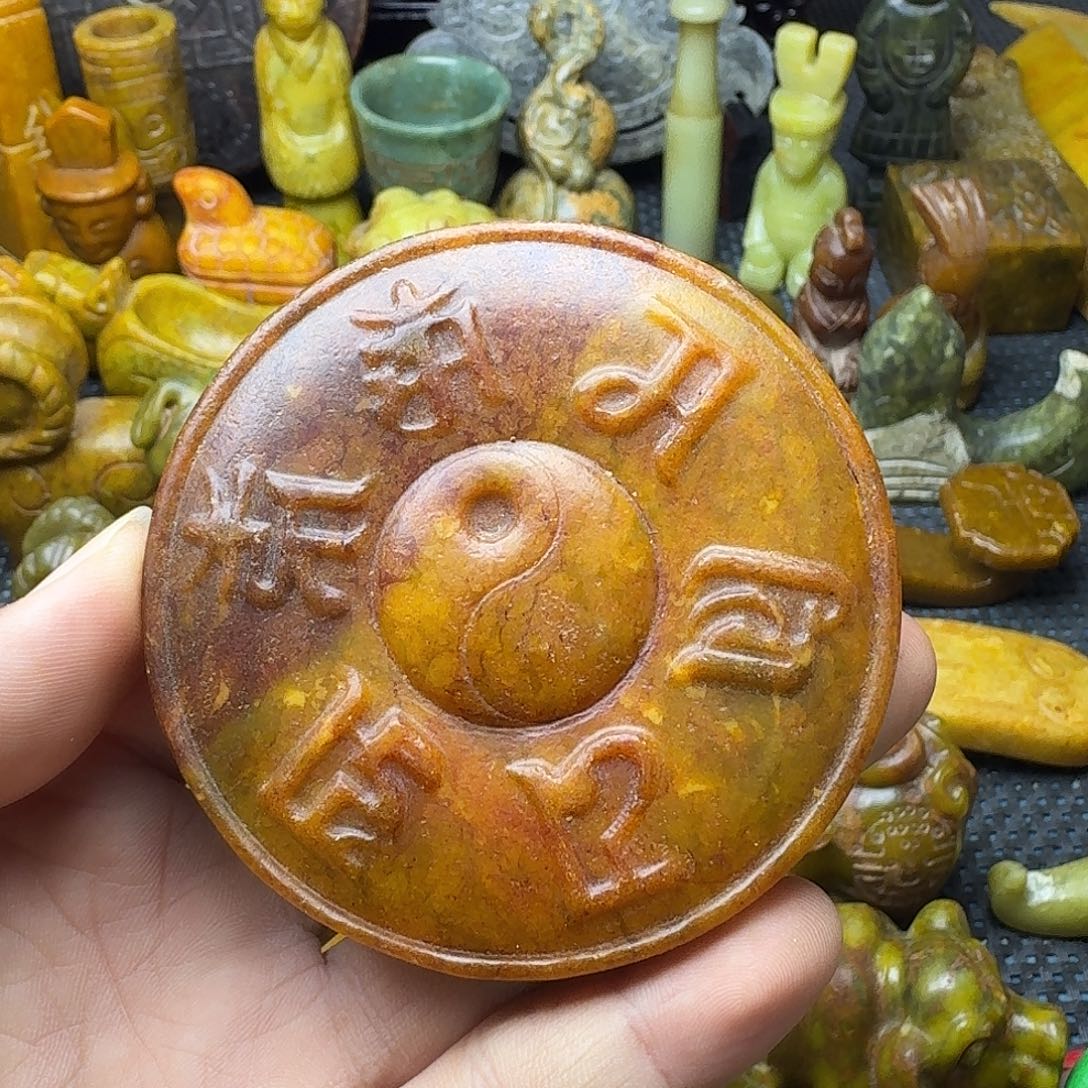 白玉菩提吊坠。。。