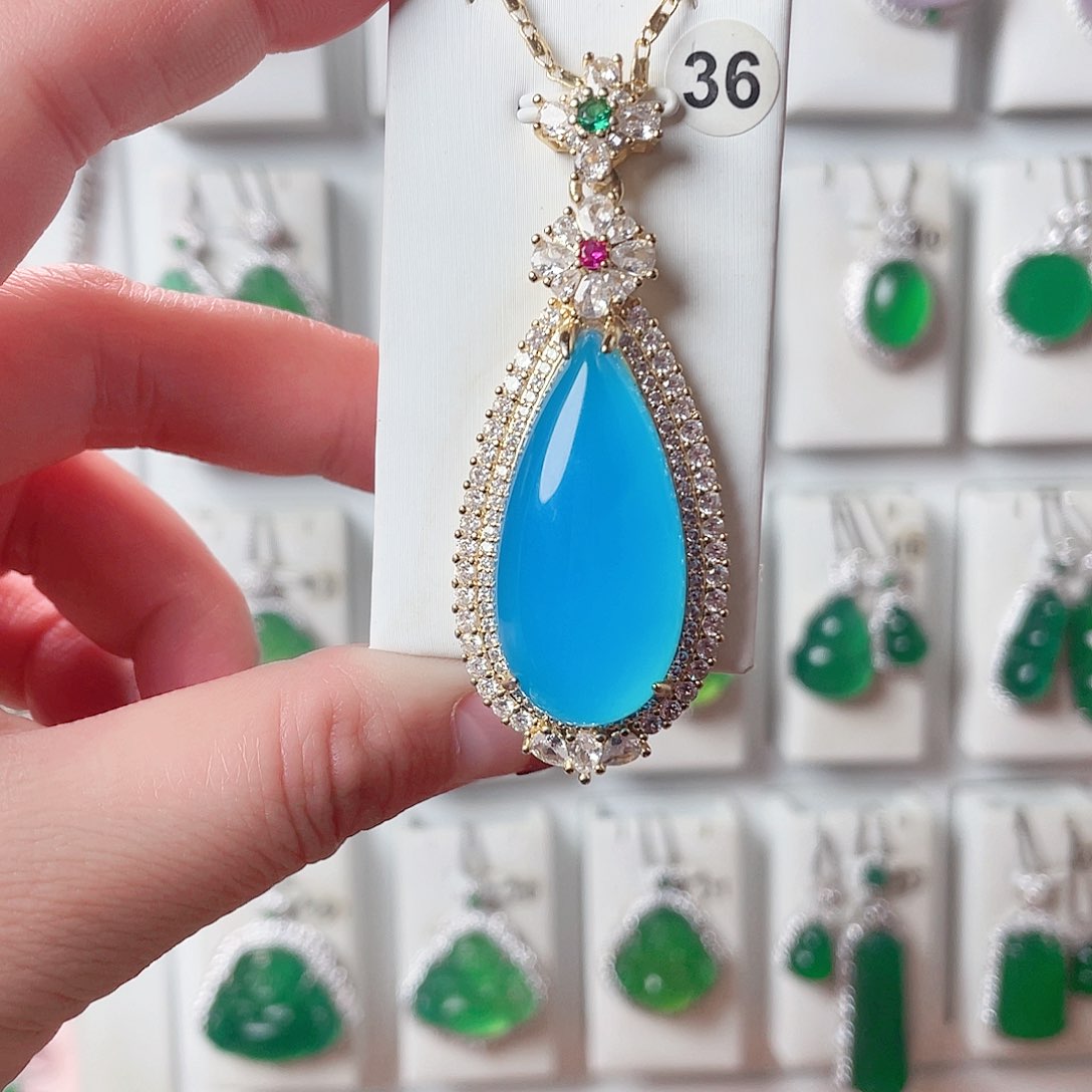 玛瑙/玉髓吊坠(赠链)未镶嵌