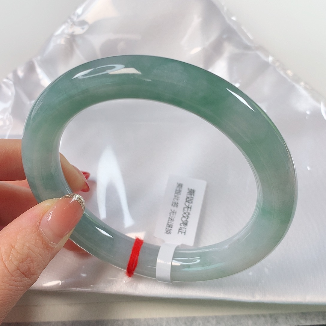 翡翠手镯未镶嵌 圆条63 64圈