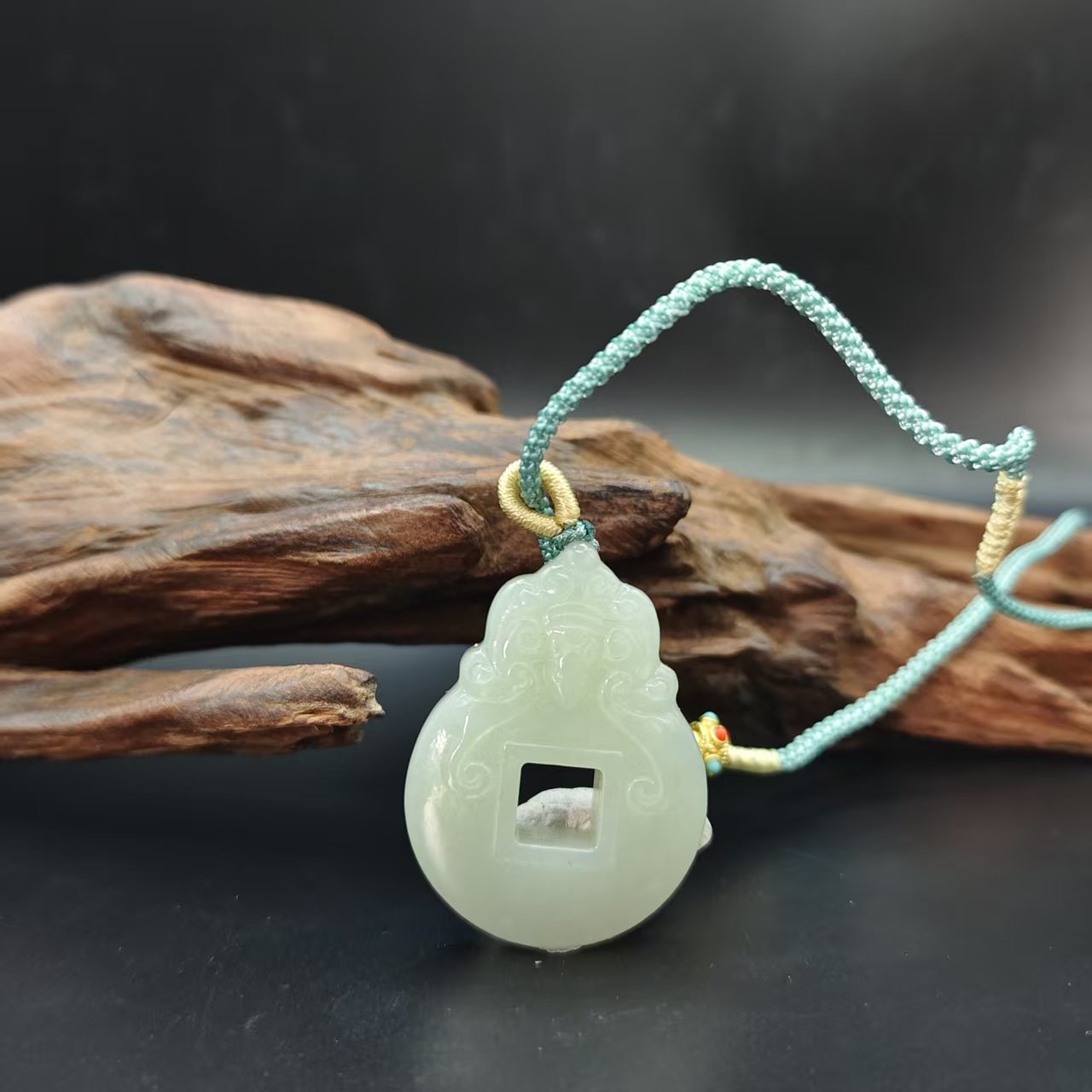 Z和田玉福在眼前吊坠2197