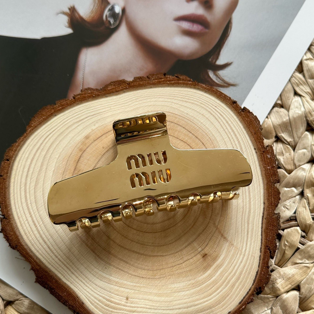 95新 MIU MIU/缪缪 95新-经典logo金色抓夹