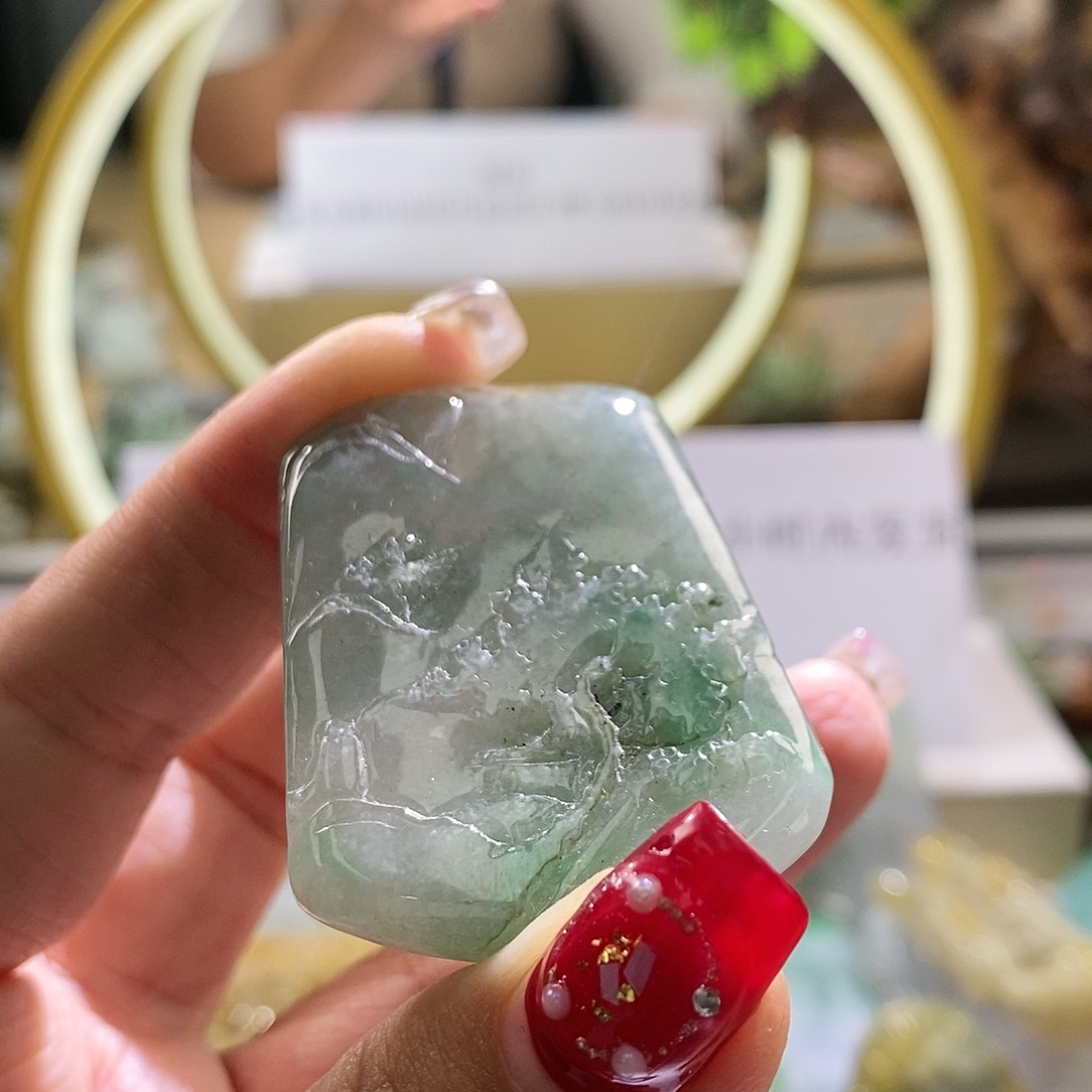 【闪购商品】翡翠颈饰未镶嵌山水