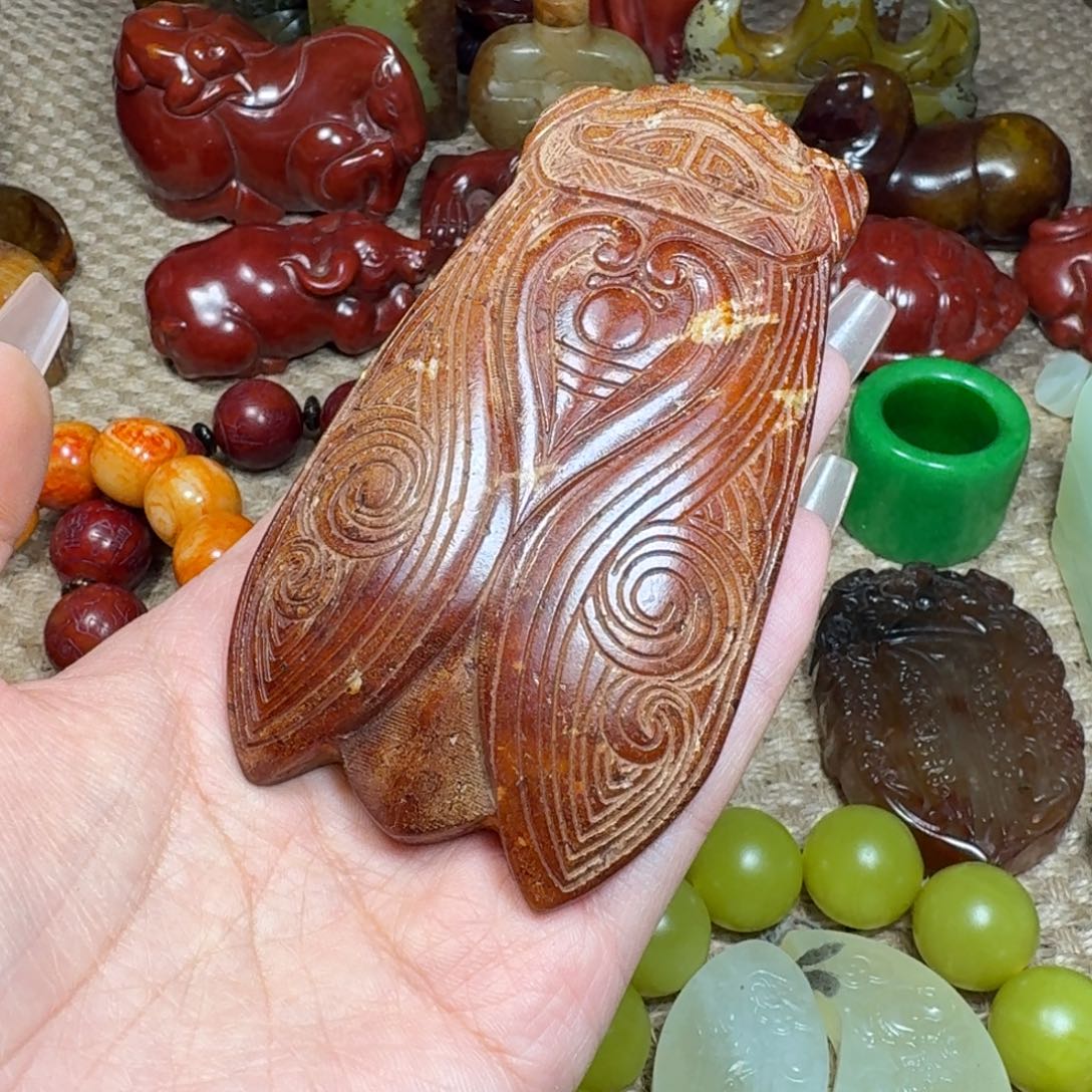 蛇纹石玉未镶嵌颈饰玉石