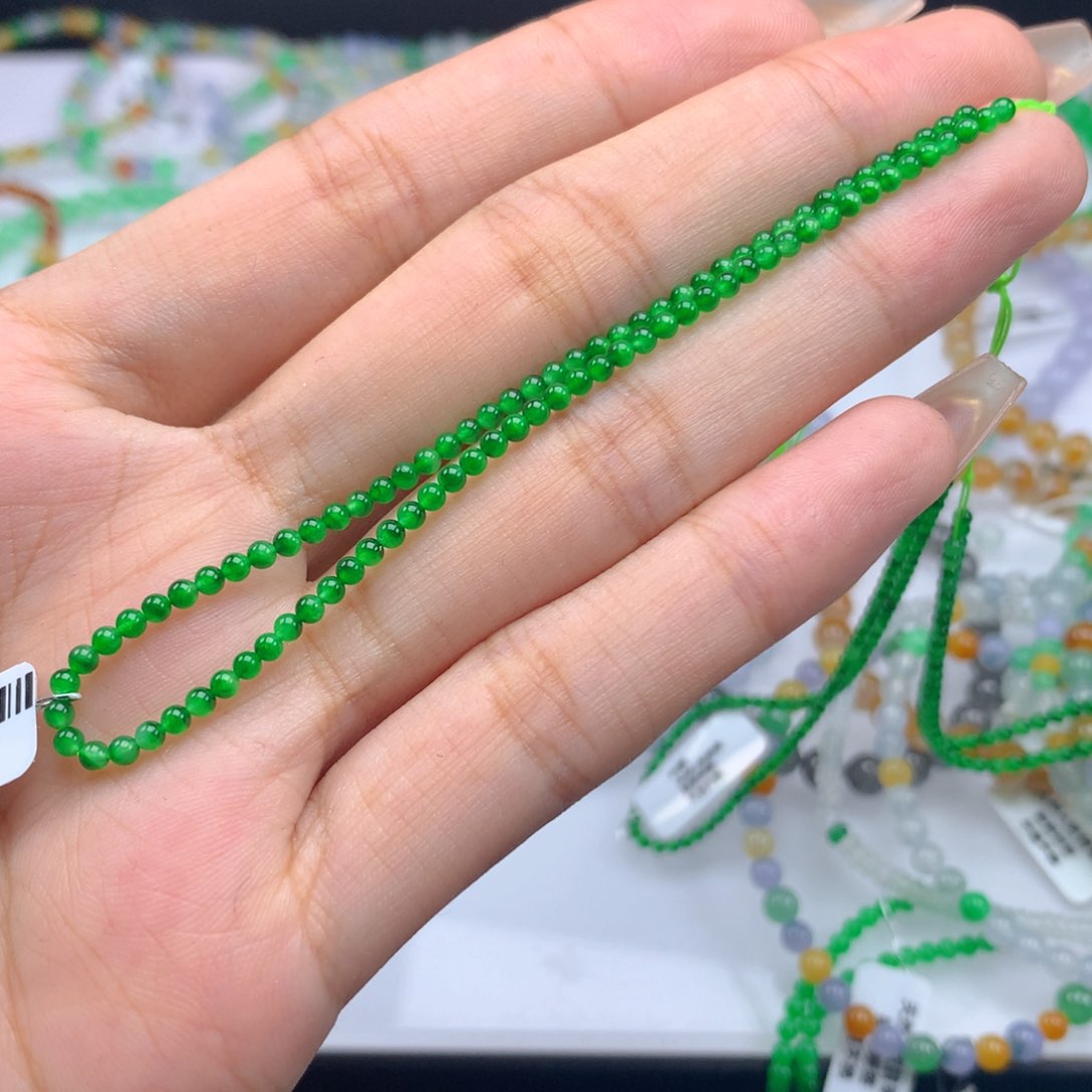 未镶嵌翡翠手链卡