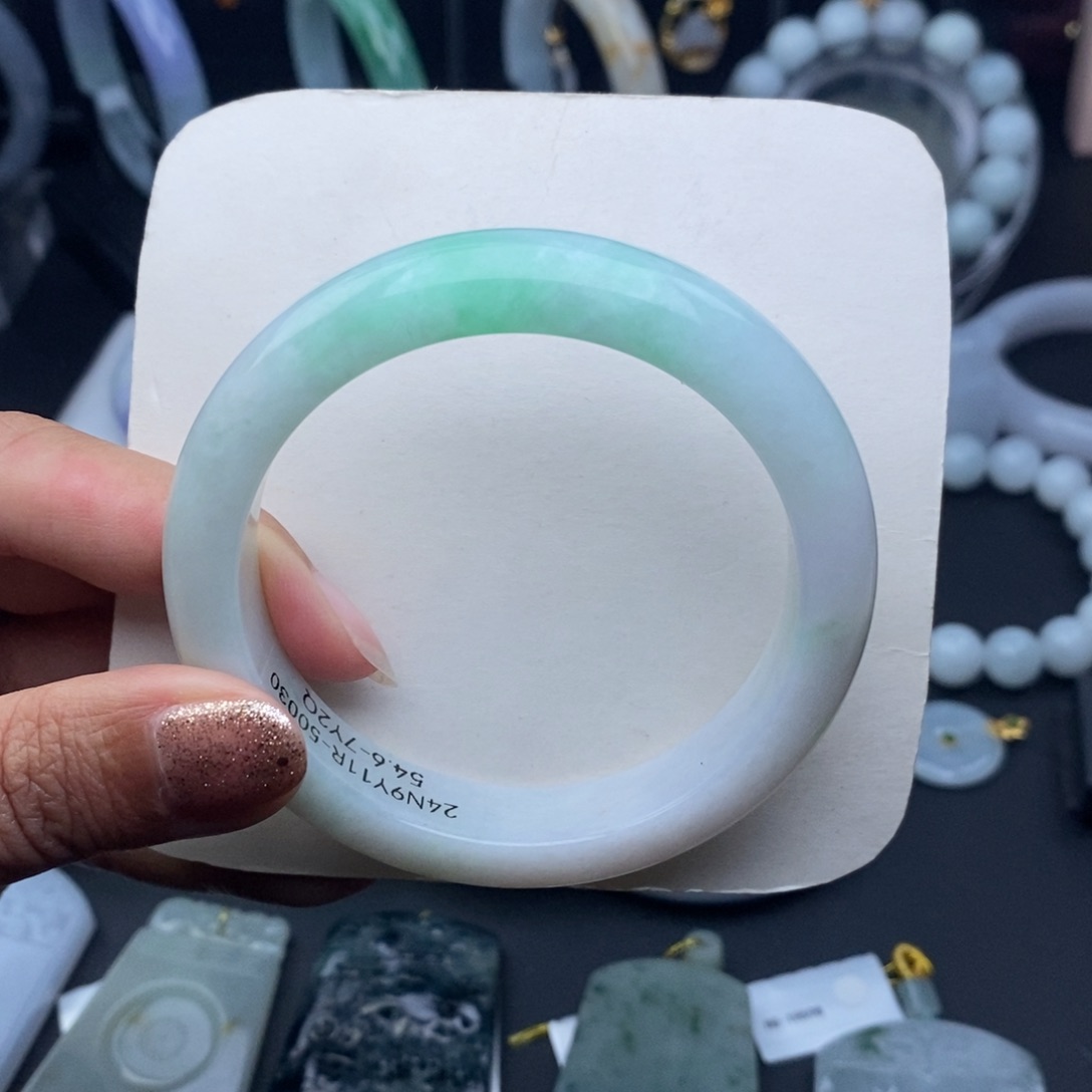 翡翠手链未镶嵌手镯