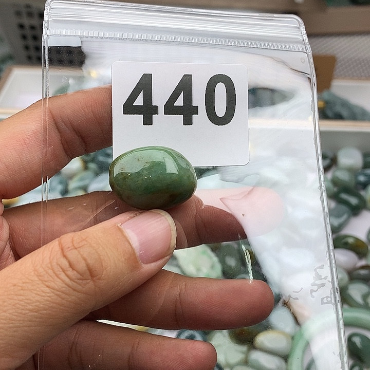 翡翠颈饰未镶嵌v****n翡翠