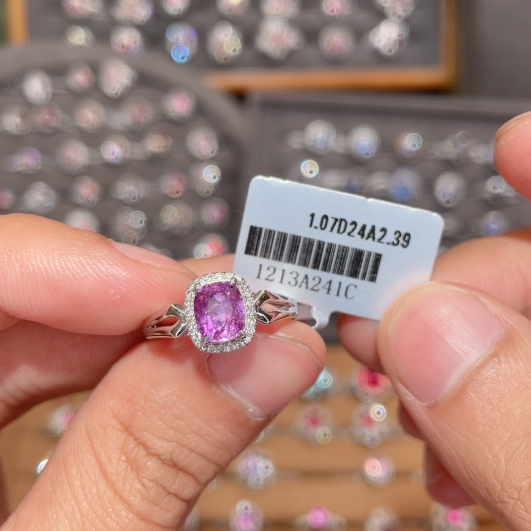 彩色蓝宝石戒指18K金镶嵌1.07ct 无烧