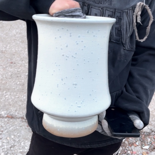 红陶口20高31瑕疵