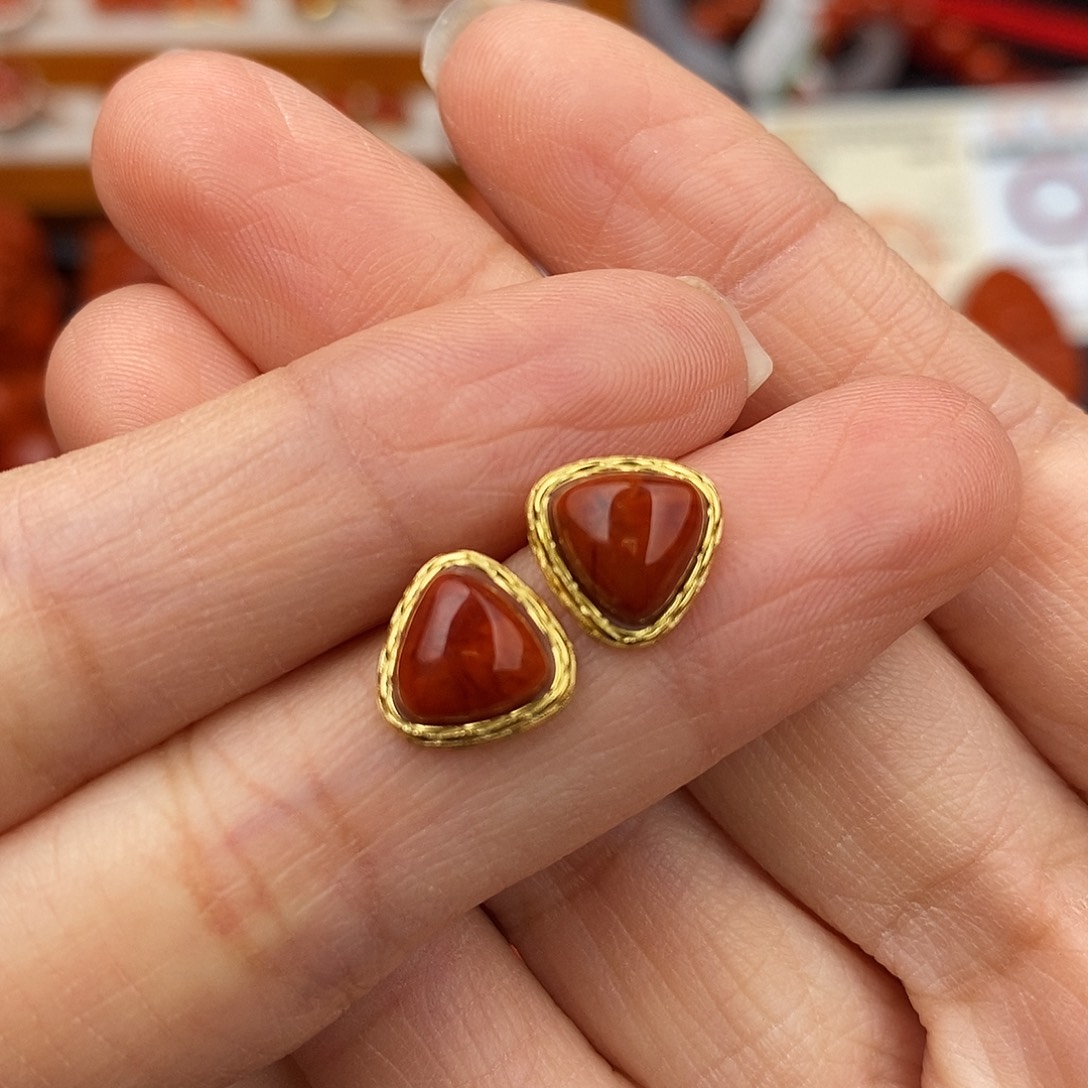 南红玛瑙四川凉山瓦西耳钉银S925镶嵌