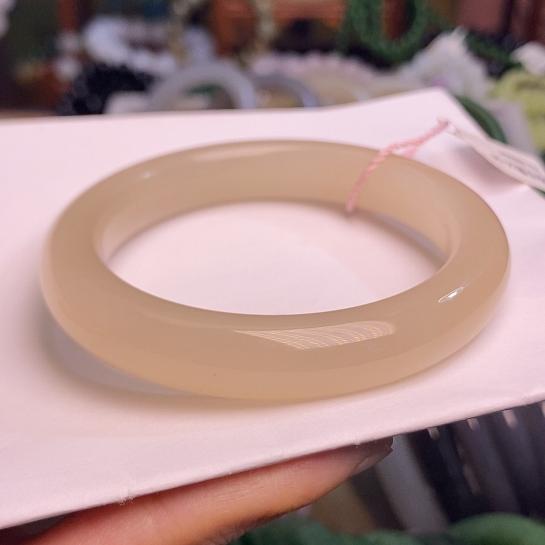 和田玉未镶嵌颈饰收藏级56.8老矿料浓藕粉手镯