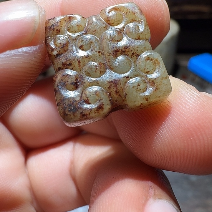 和田玉（糖玉）颈饰未镶嵌闻*