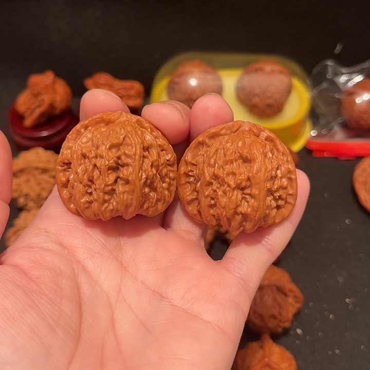 文玩核桃把件三角白40