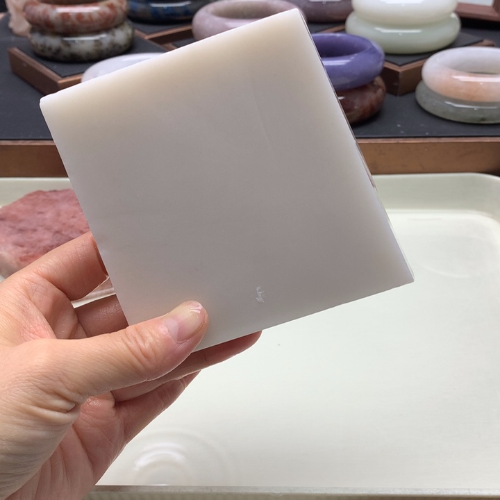 石英岩玉未镶嵌手镯