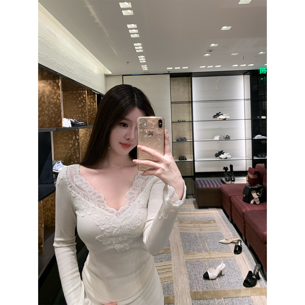 12/12 9:00 THE SWAN 撒娇浪漫 蕾丝针织上衣/毛呢蕾丝半裙套装