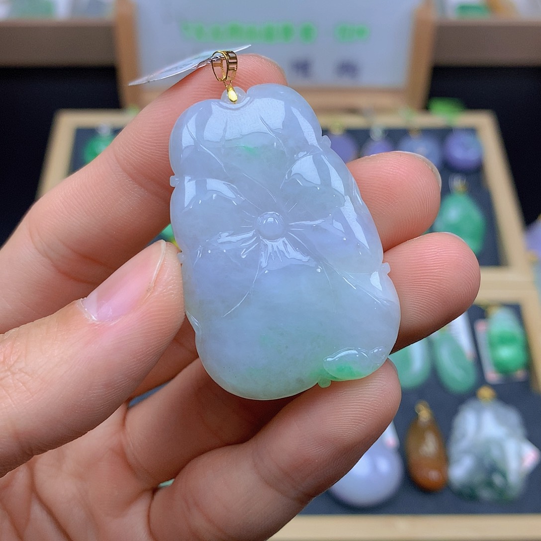 翡翠颈饰18K金镶嵌翡翠