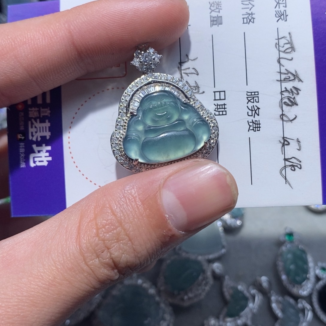 翡翠颈饰未镶嵌翡翠