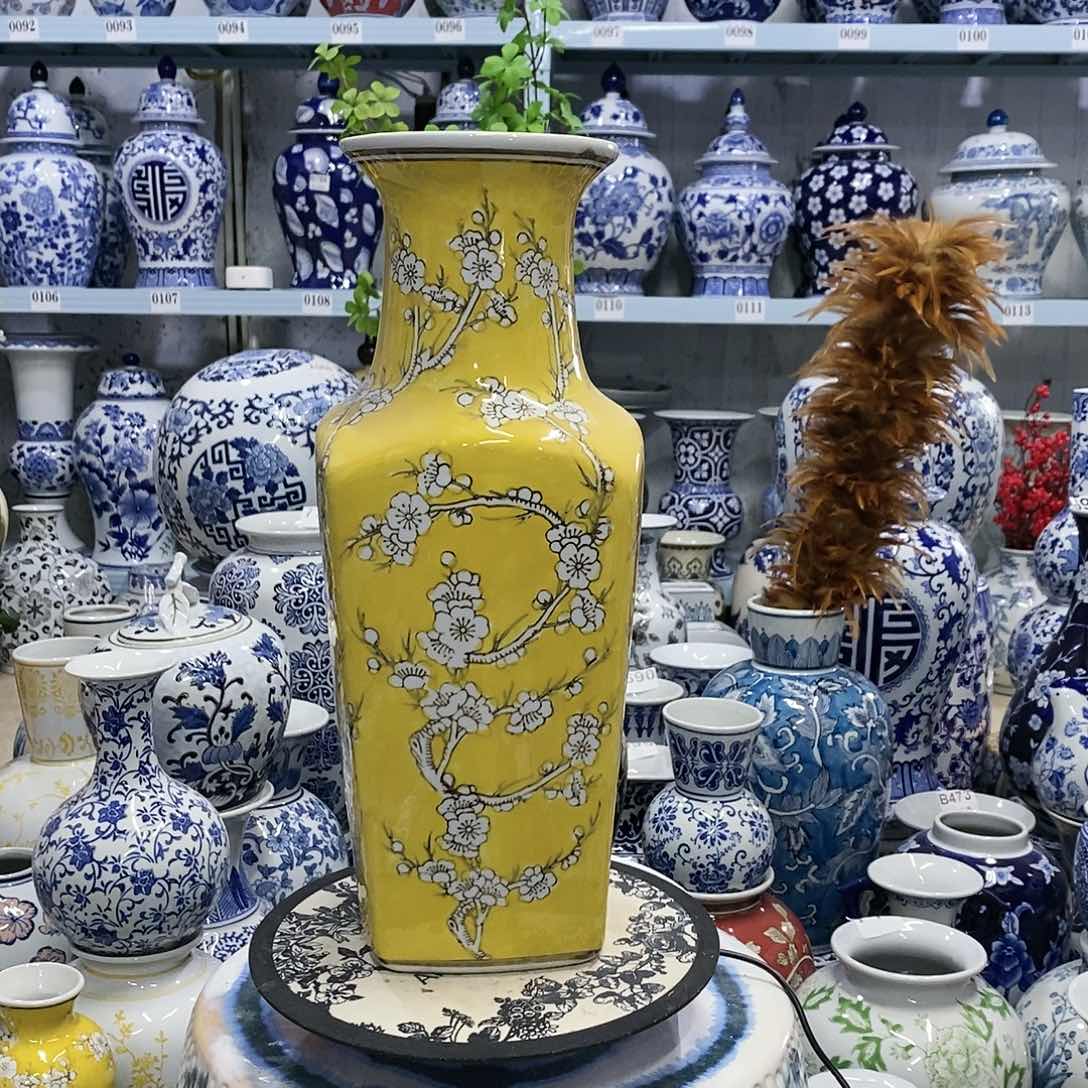 【闪购商品】摆件鱼尾瓶瓷器摆件………………36