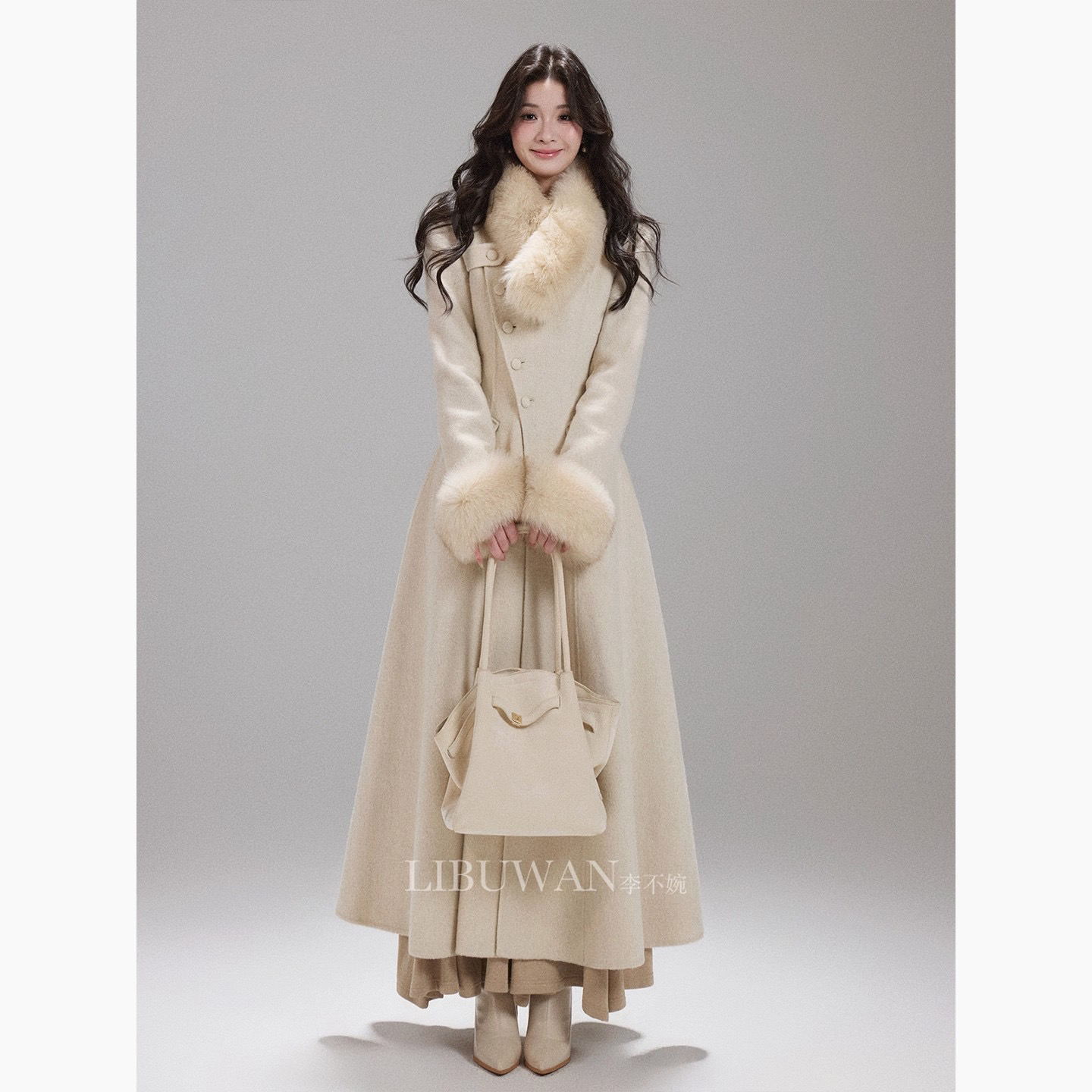 李不婉 乖乖大小姐70羊毛温柔气质保暖狐狸毛大毛领长款秋冬大衣
