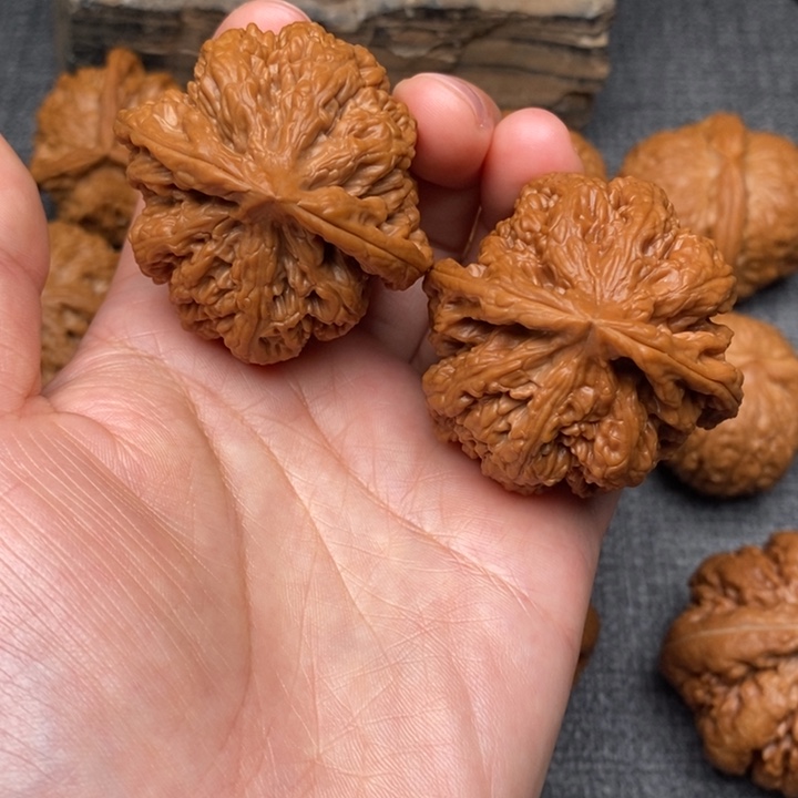 文玩核桃吊坠全品43粗筋