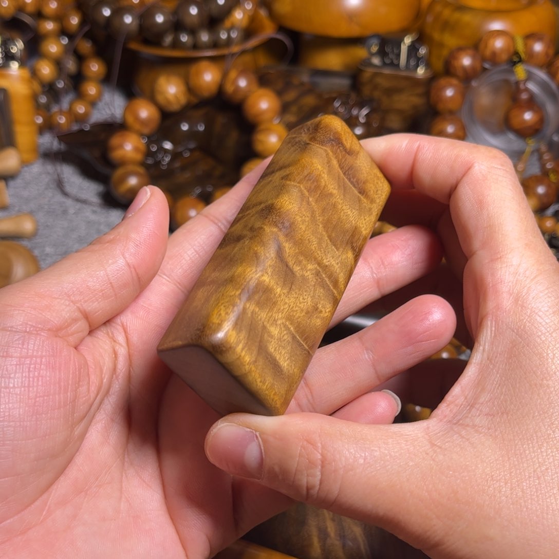 金丝楠@*缘枯木金条小叶