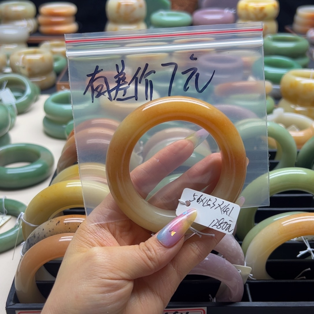 石英岩玉手镯未镶嵌溪**昂