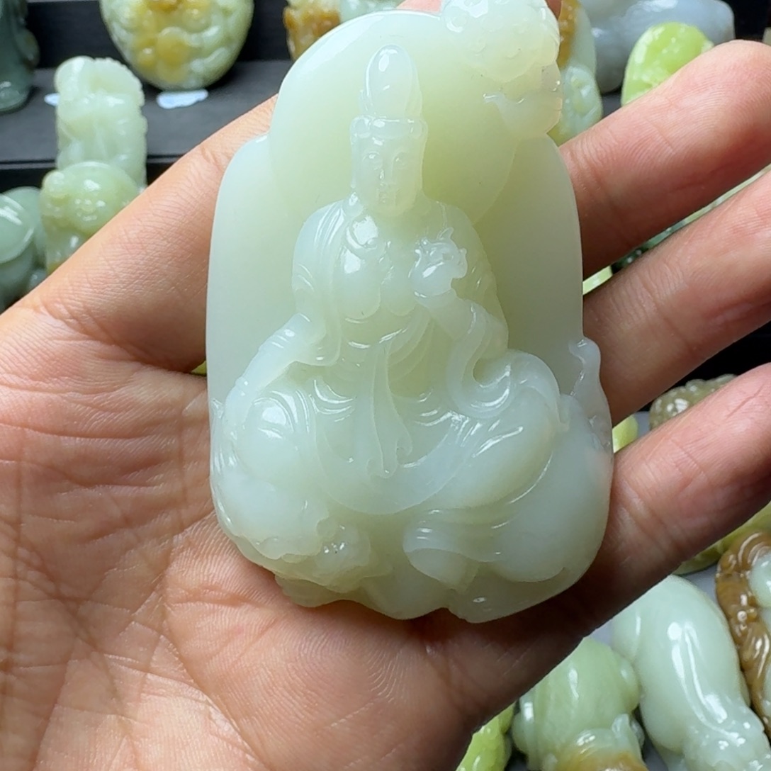 和田玉把件未镶嵌y****己