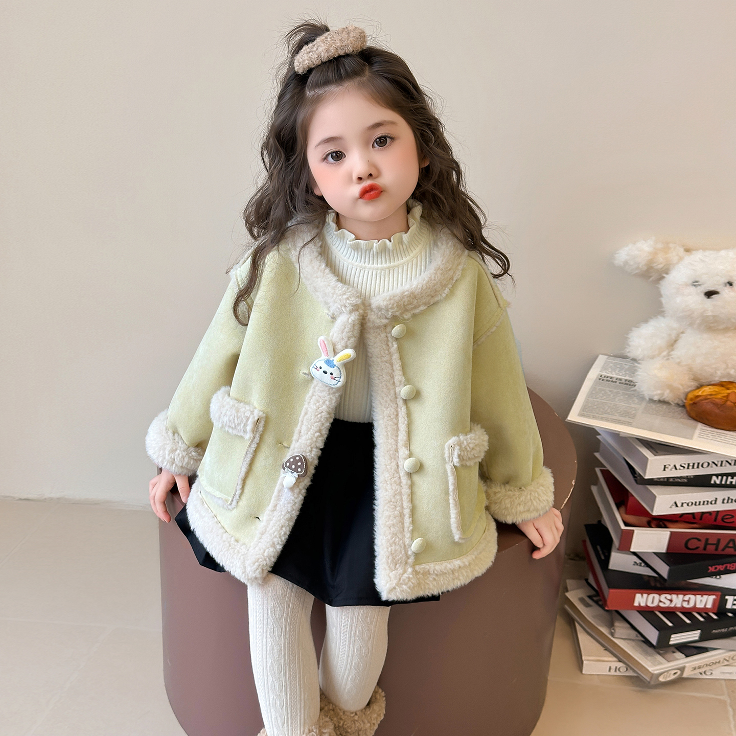 女童加绒外套2025秋冬新款女宝卡通加厚大衣洋气儿童皮毛一体上衣