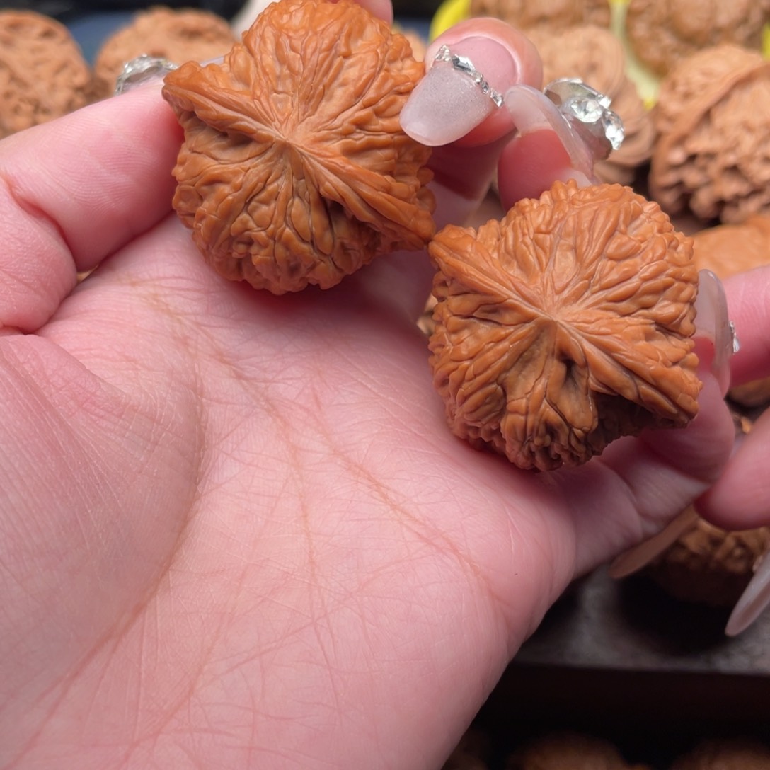 文玩核桃吊坠全品，红皮磨盘40