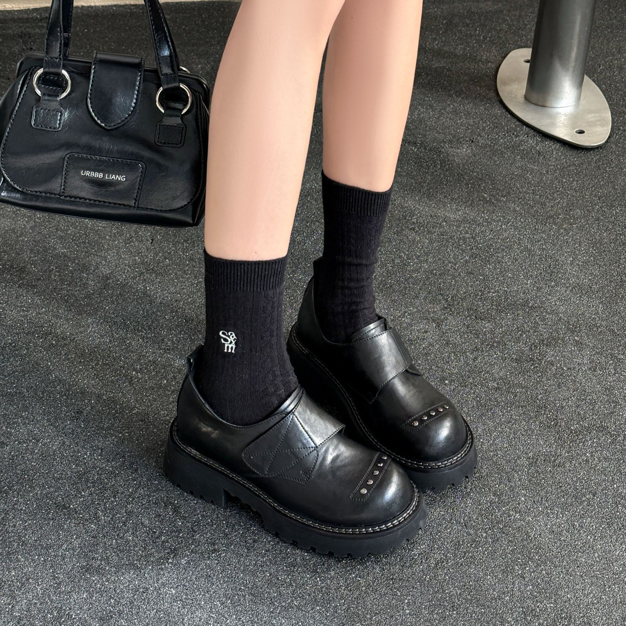 阮老板丨中跟潮流风深口圆头修面皮乐福鞋中筒英伦风黑色