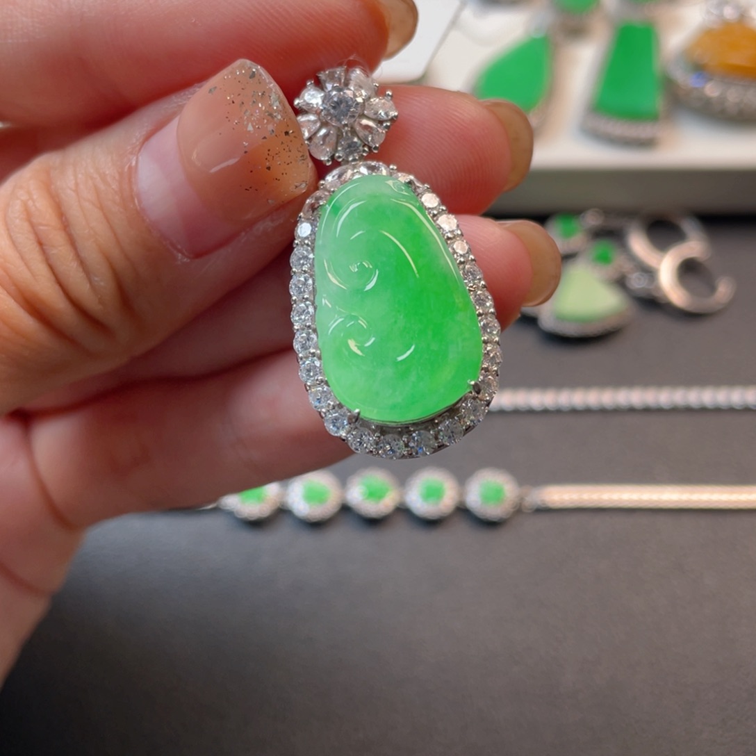 翡翠吊坠(不含链)银S925镶嵌