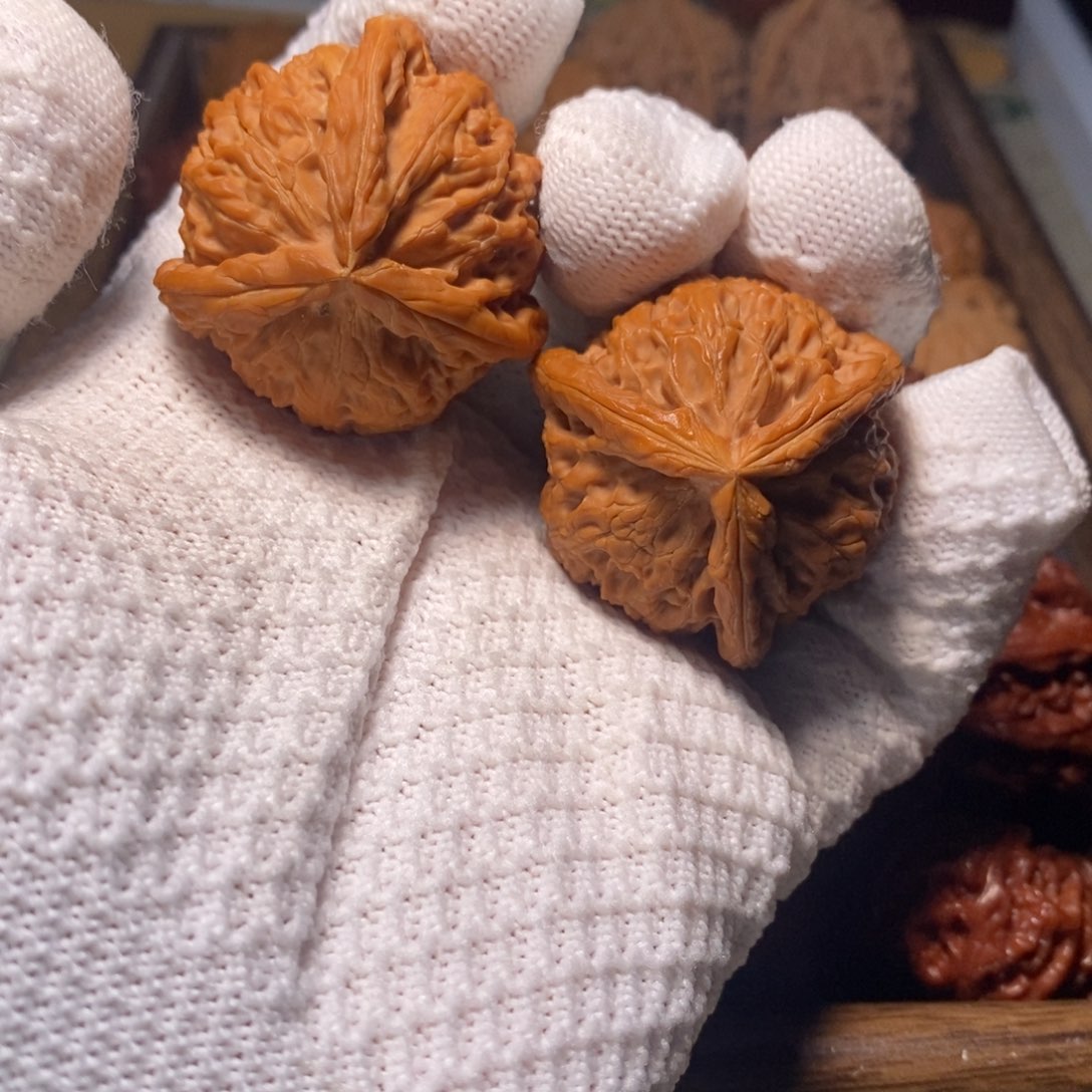 文玩核桃吊坠宫灯正奔