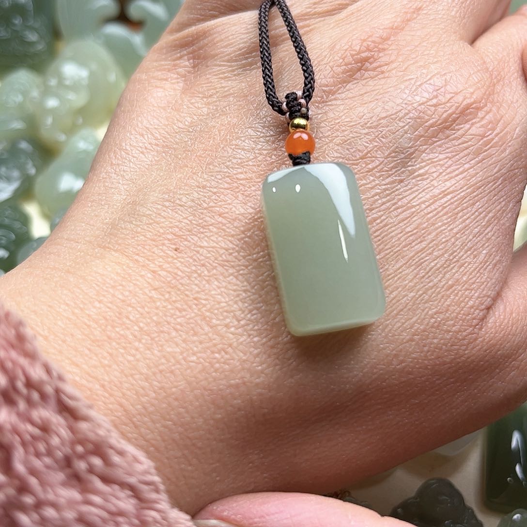 和田玉挂件未镶嵌