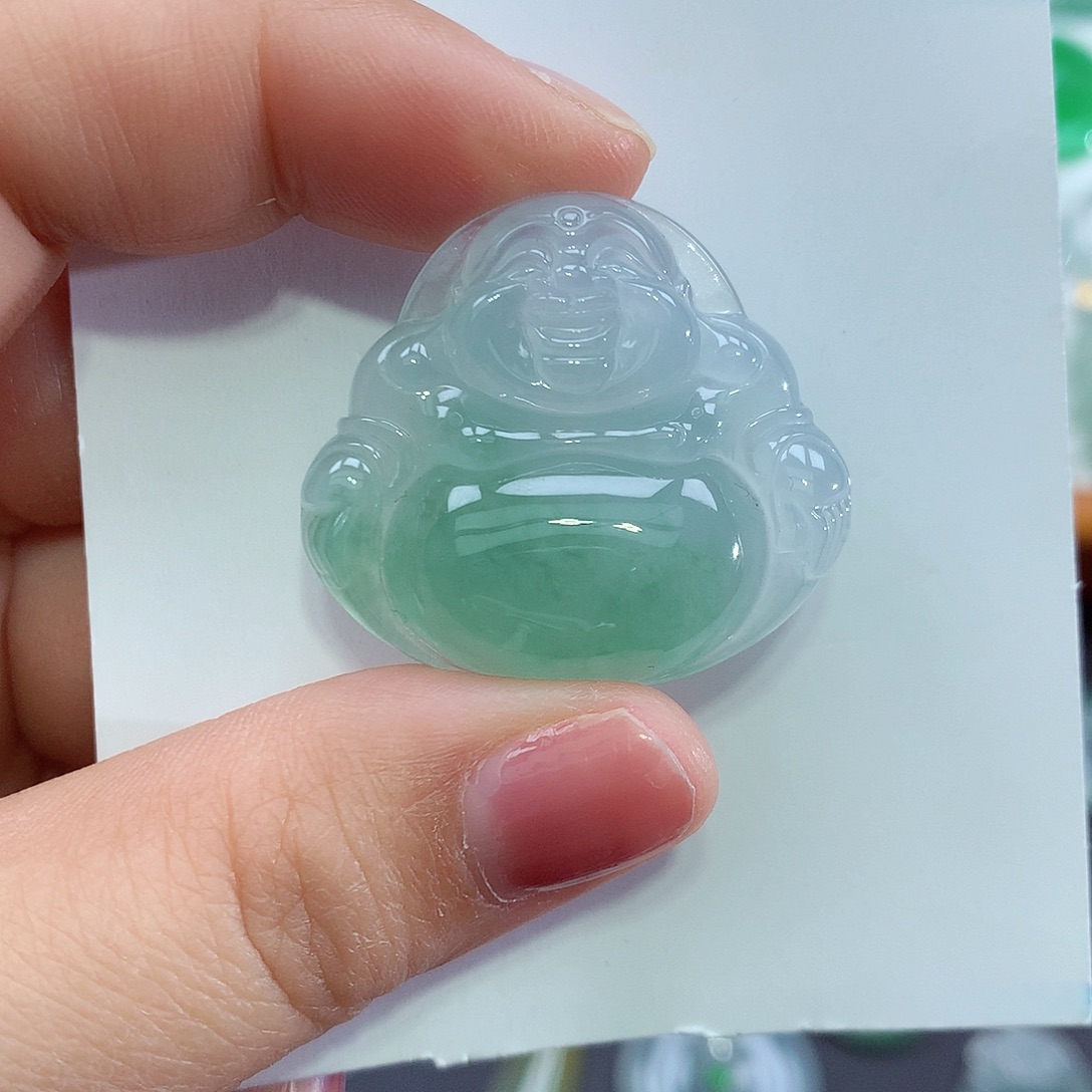 翡翠未镶嵌颈饰佛公