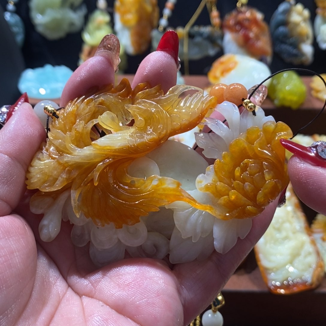 蛇纹石玉颈饰未镶嵌