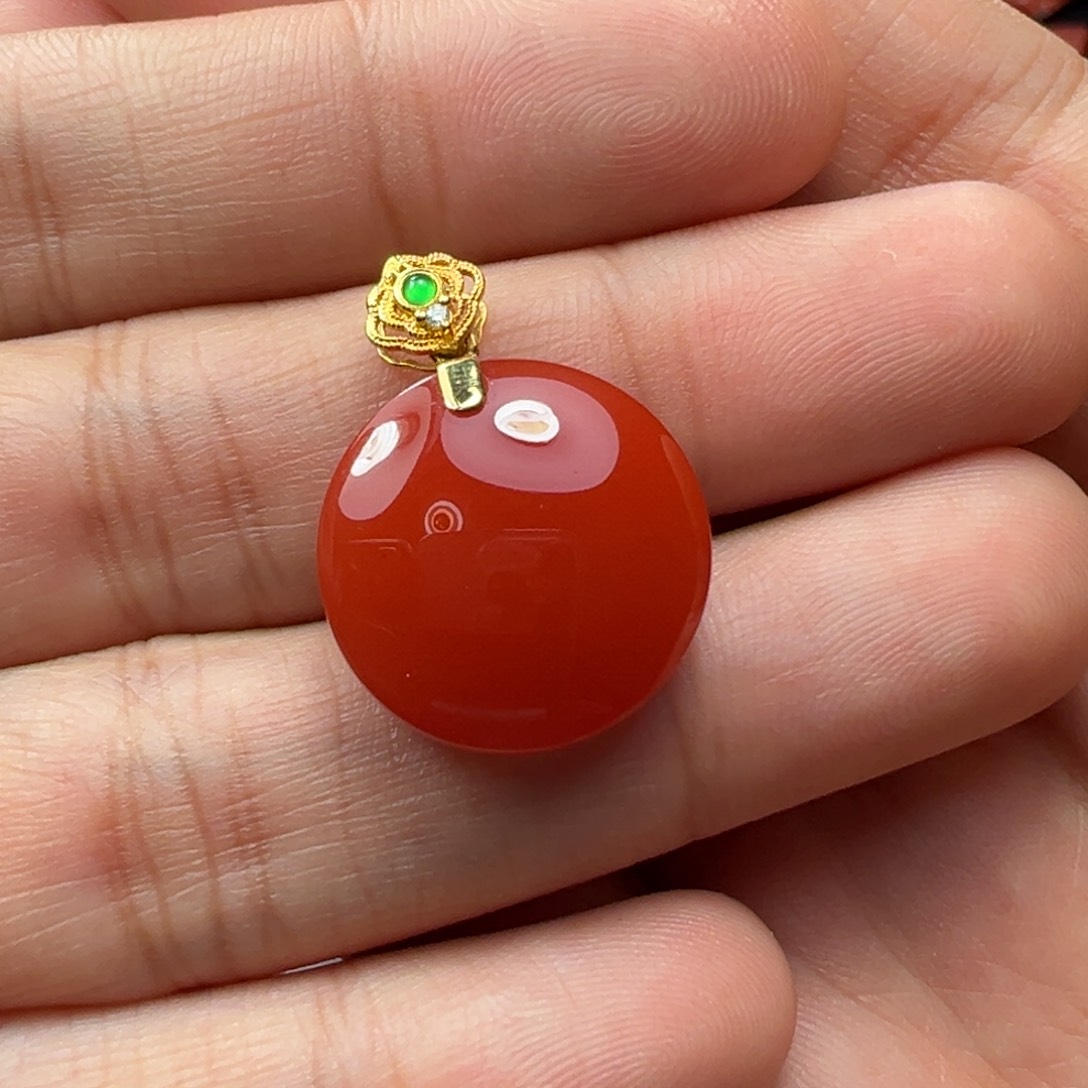 南红玛瑙吊坠18K金镶嵌