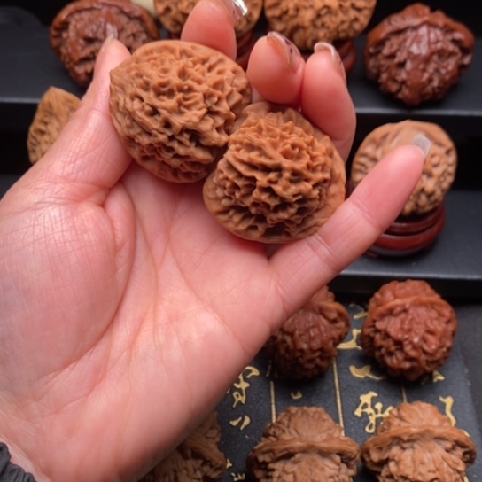 文玩核桃把件某*某秦闷文玩核桃