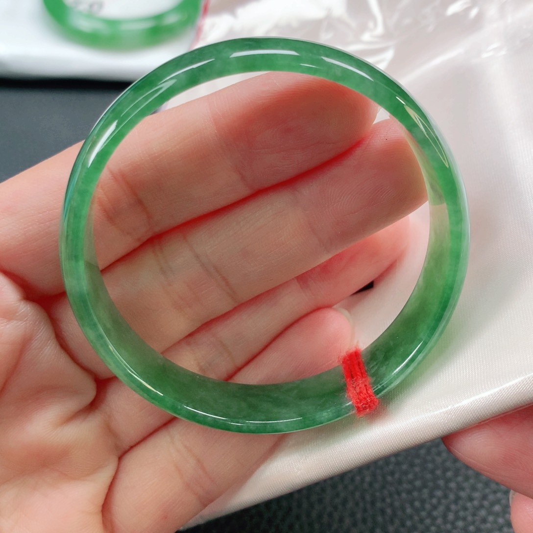 未镶嵌手镯翡翠52.6公主镯