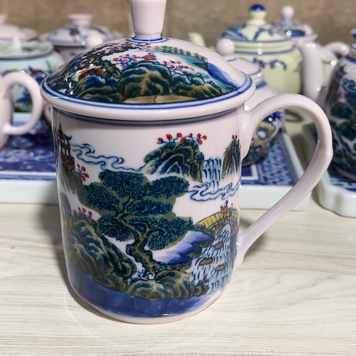 瓷片景德镇陶瓷杯子。