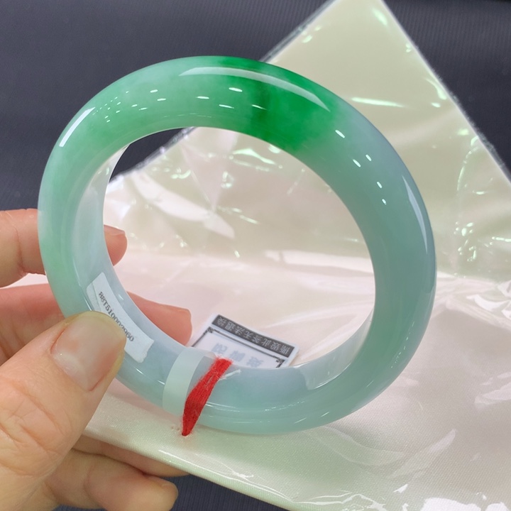 翡翠未镶嵌手镯正圈59-60轮胎