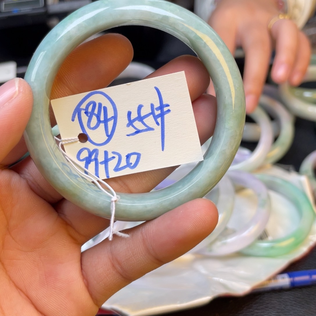 未镶嵌手镯翡翠84