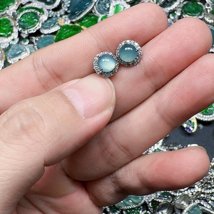 翡翠颈饰未镶嵌天然A货翡翠放漏