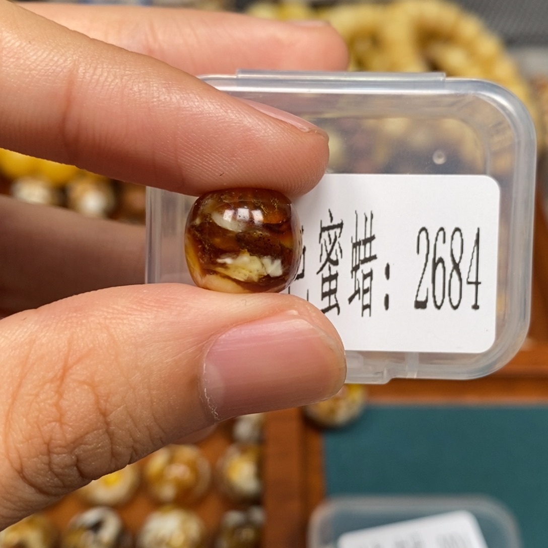 蜜蜡未镶嵌珠宝奇石2684