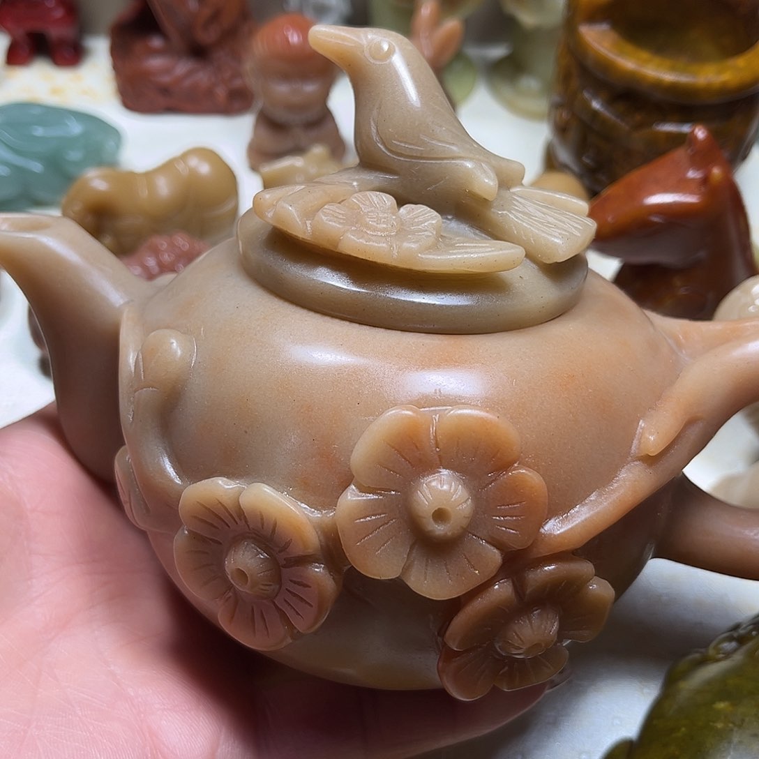 白玉菩提吊坠白玉菩提吊坠