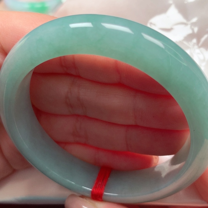 翡翠手镯未镶嵌满色42