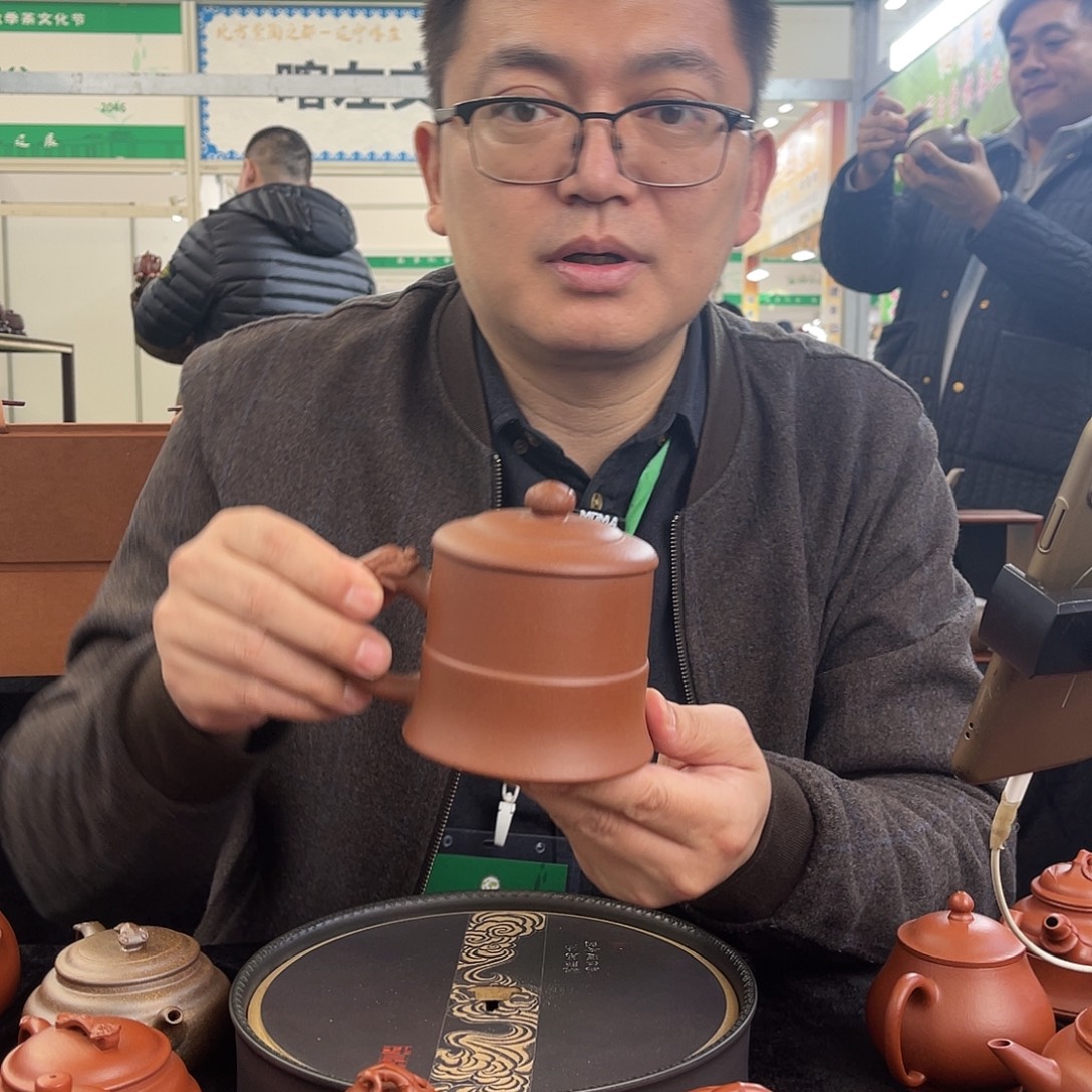 紫砂茶杯红清水祥龙戏珠盖杯！