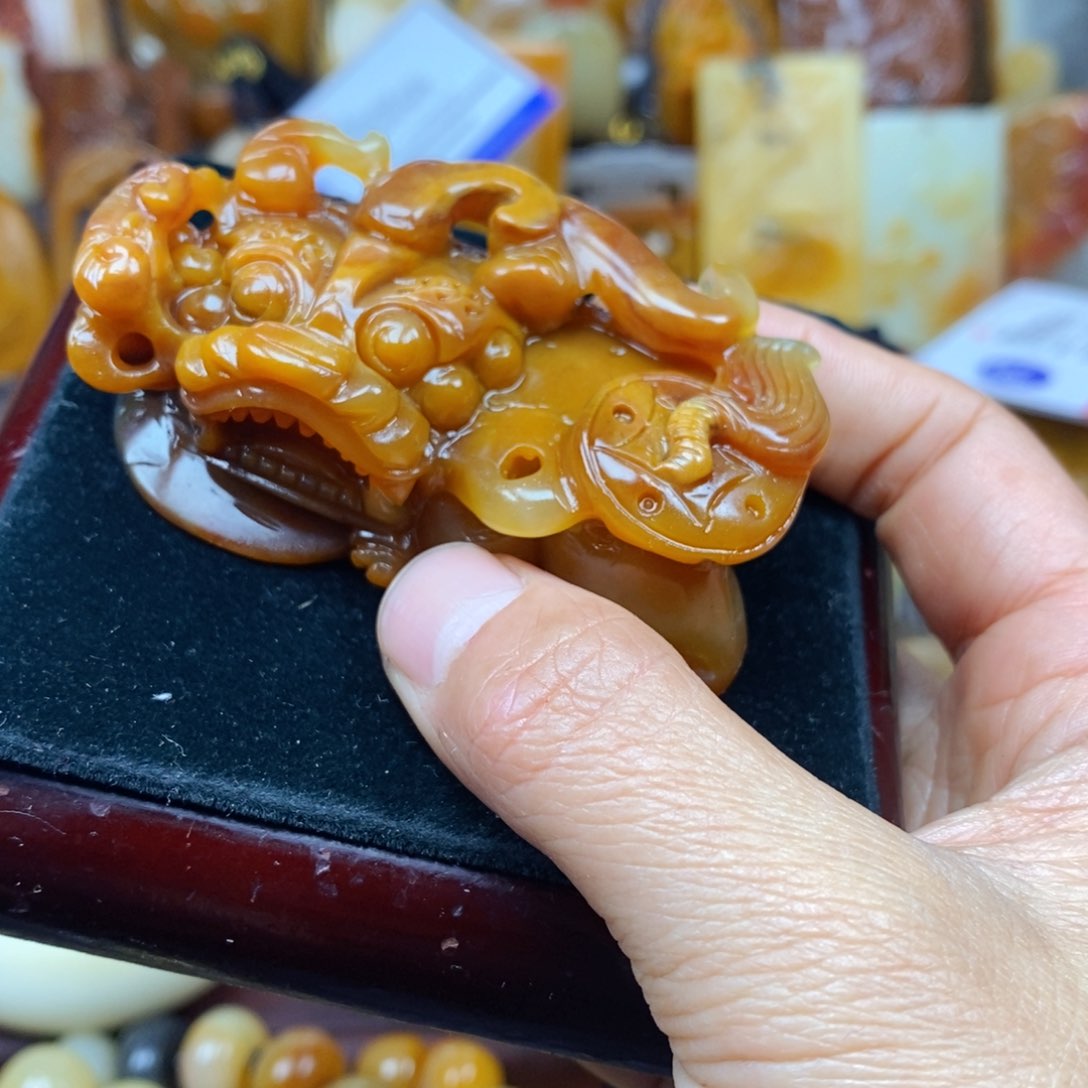 石英质玉颈饰未镶嵌