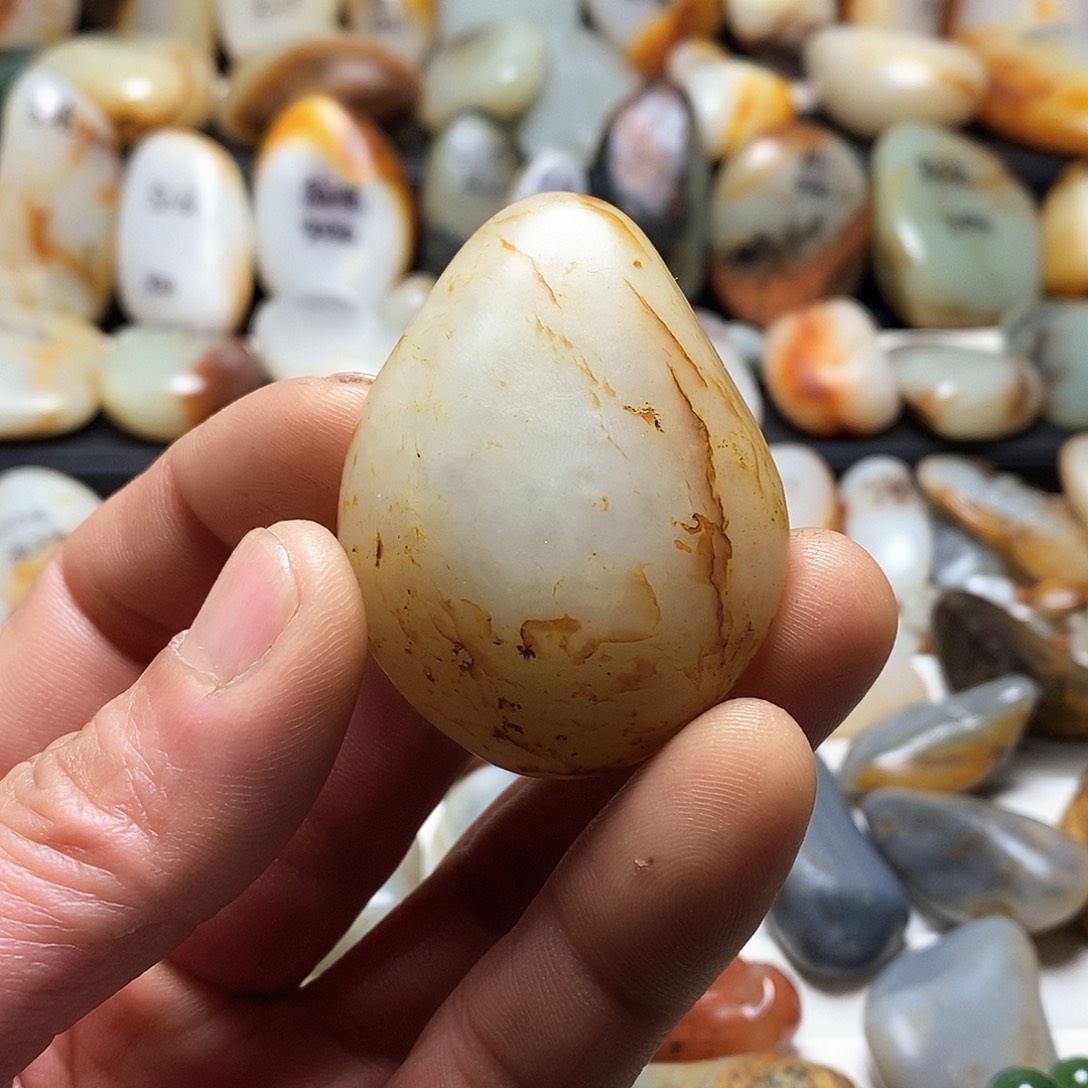 和田玉颈饰未镶嵌吊坠