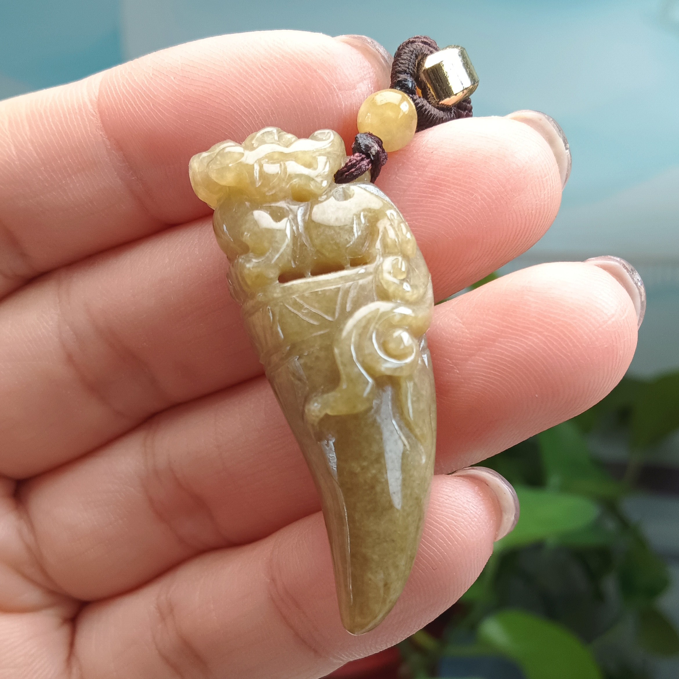 天然翡翠A货龙牙吊坠雕刻挂坠精雕可做钥匙扣