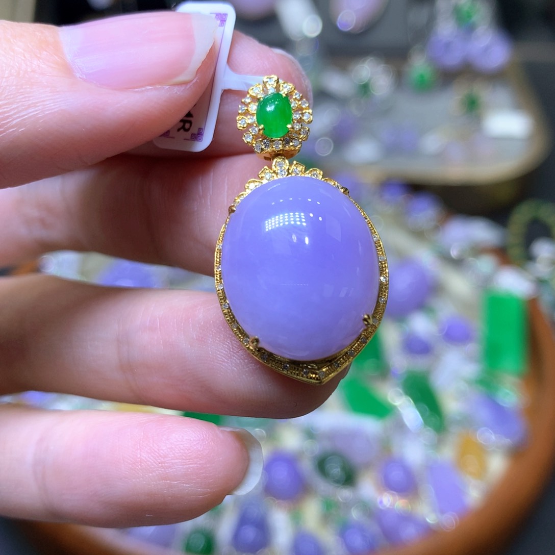 【闪购商品】翡翠颈饰18K金镶嵌翡翠吊坠项链